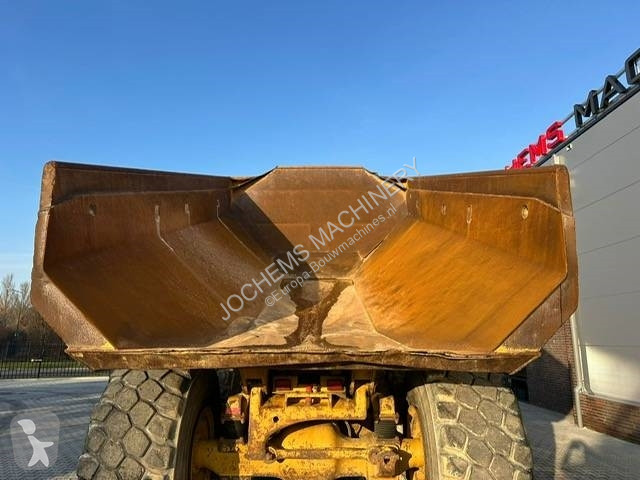 عربة قلابة Caterpillar 740 Dumper