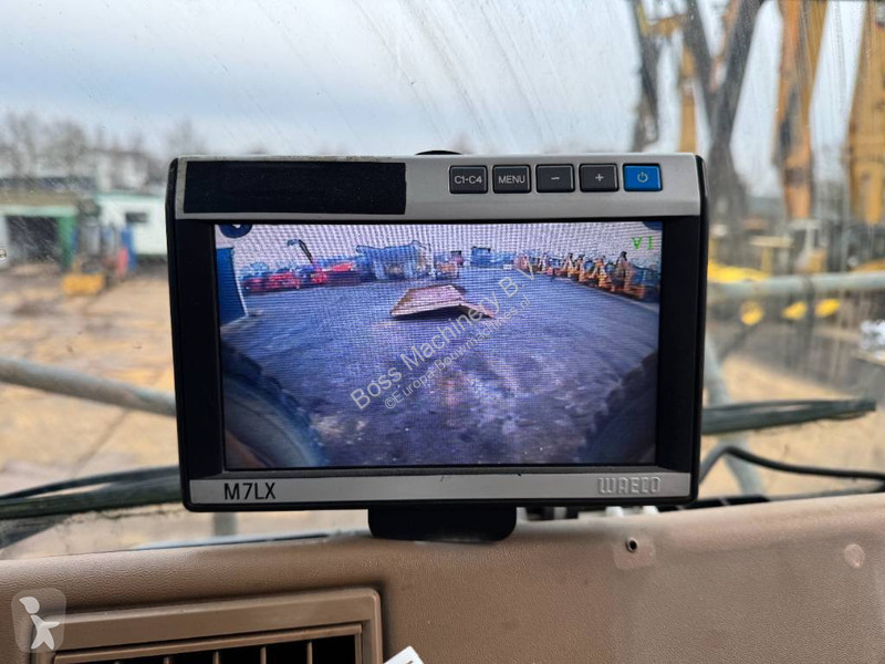 Sklápač Komatsu 3 - Backup Camera / Airco