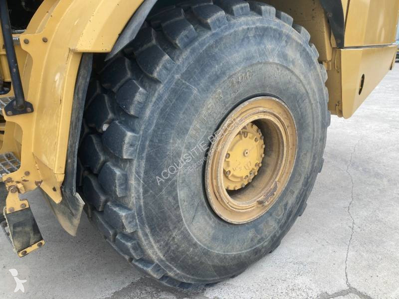 Sklápač Caterpillar 745
