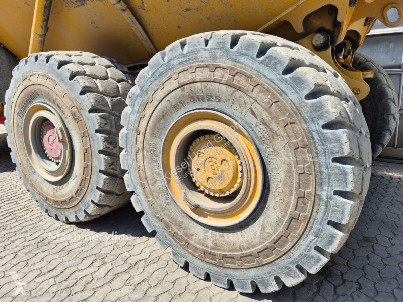 عربة قلابة Bell B45E