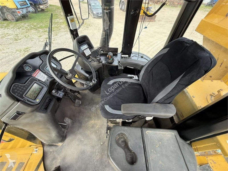 عربة قلابة Caterpillar Challenger TerraGator...