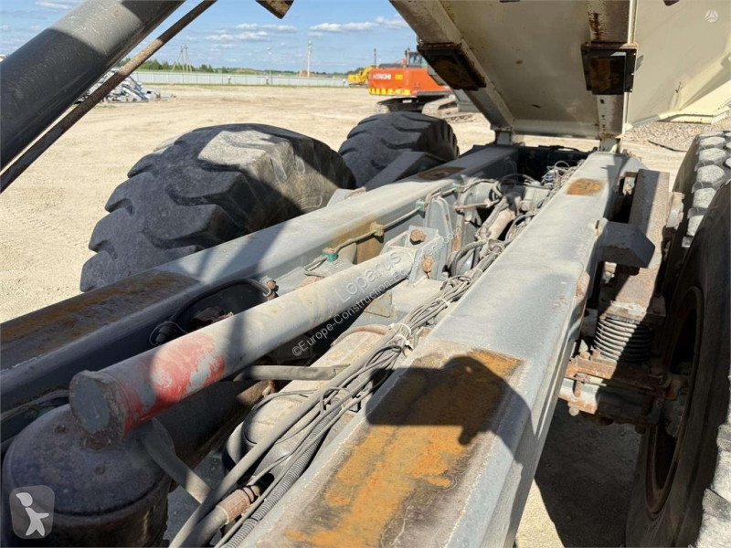 عربة قلابة Terex
