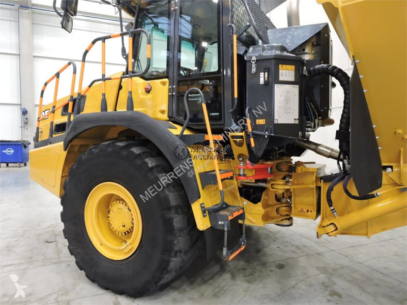 عربة قلابة Bell B30E