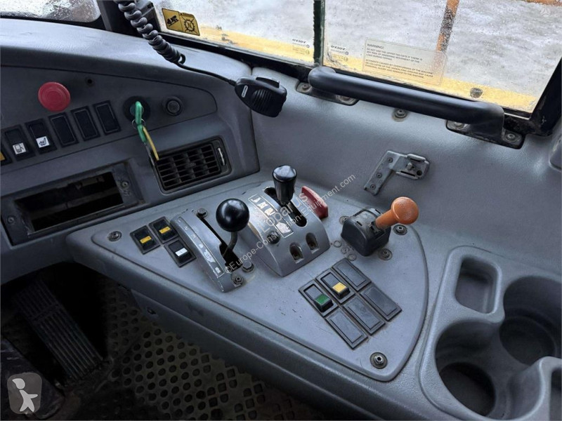عربة قلابة Volvo