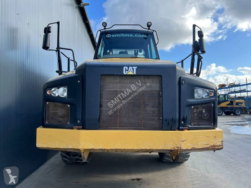 Sklápač Caterpillar 735 |