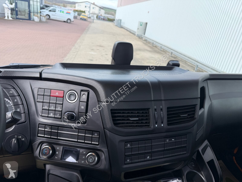 شاحنة Iveco X-Way AD300X42Z 6x4 X-Way AD300X42Z...