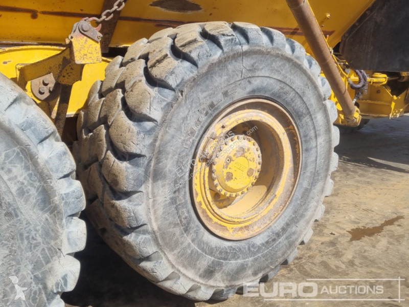 Basculantă Bell B30E