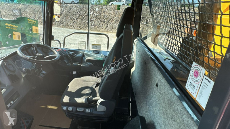 عربة قلابة Bell B50E 6X6