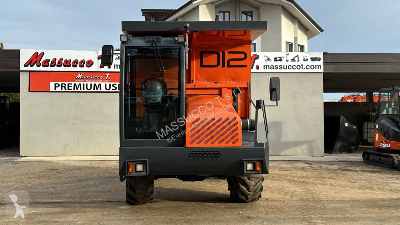 Sklápač  D12 4x4x4