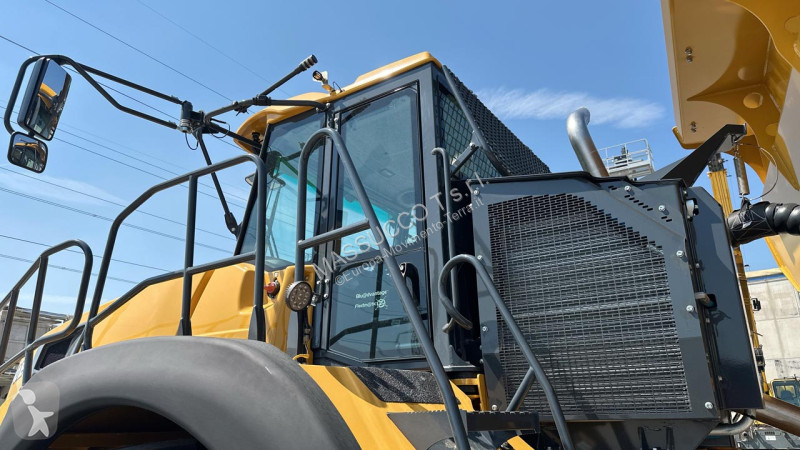عربة قلابة Bell B50E 6x6