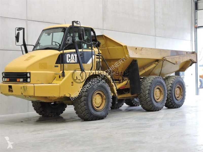 Sklápač Caterpillar 725