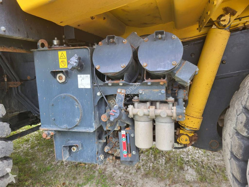 عربة قلابة Komatsu HD405-8