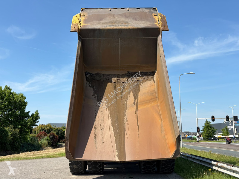 عربة قلابة Komatsu