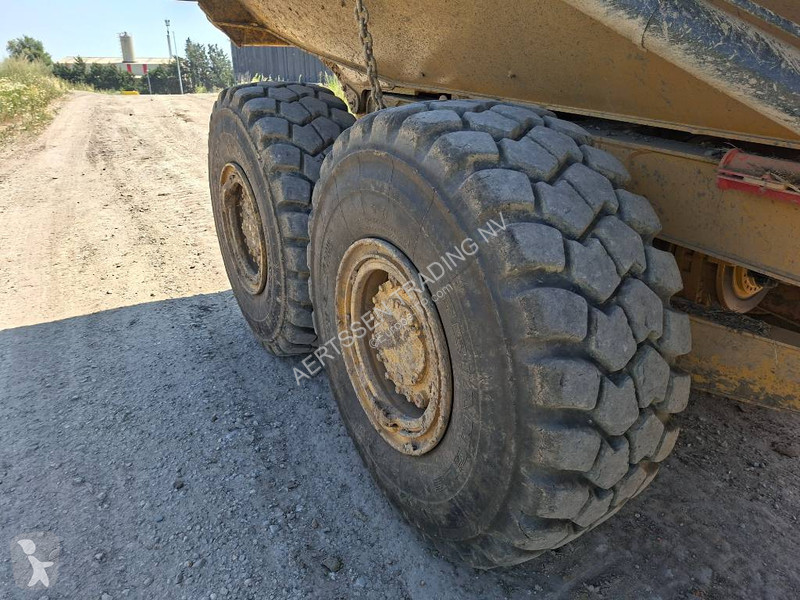 عربة قلابة Caterpillar C2