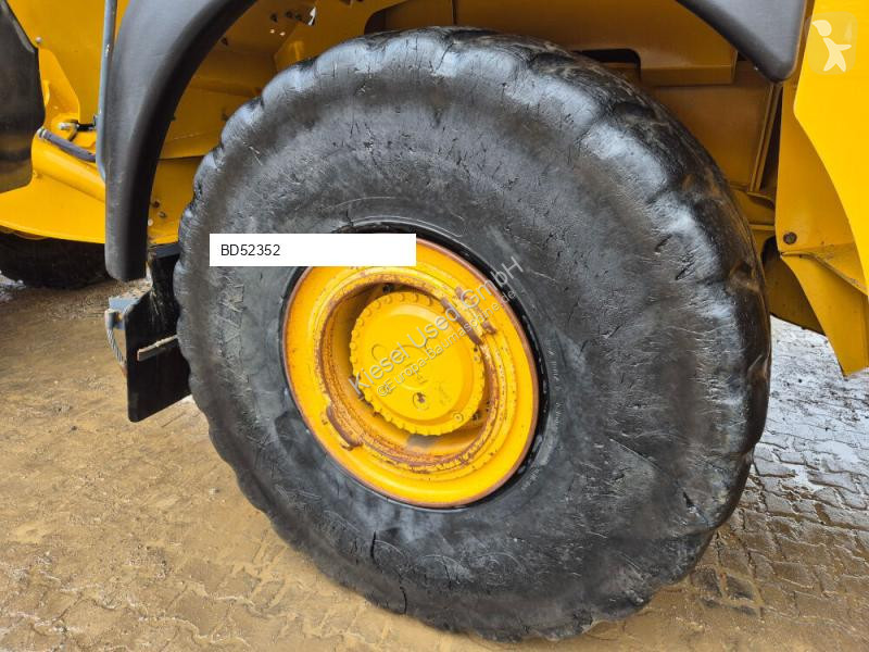 عربة قلابة Bell B45E