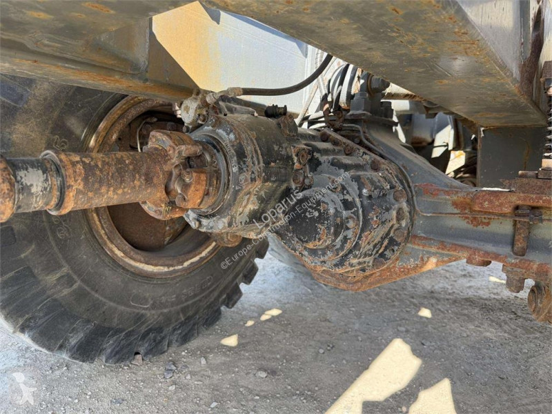 عربة قلابة Terex