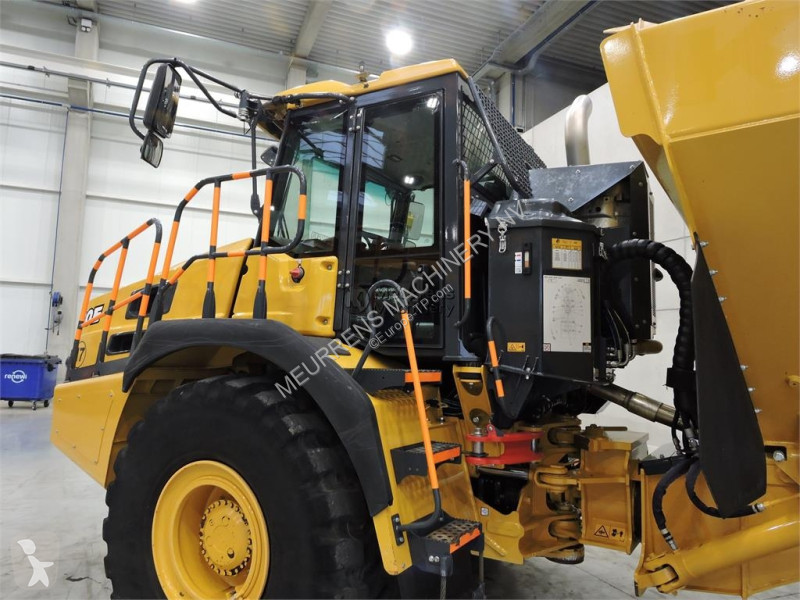 عربة قلابة Bell B30E