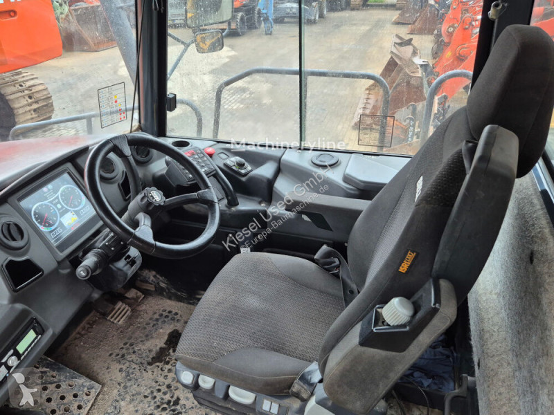 عربة قلابة Bell B60E