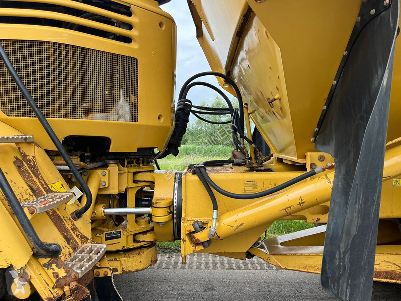 Dumper Caterpillar