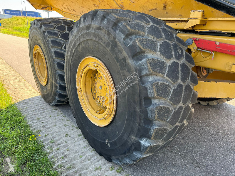 Dumper Caterpillar