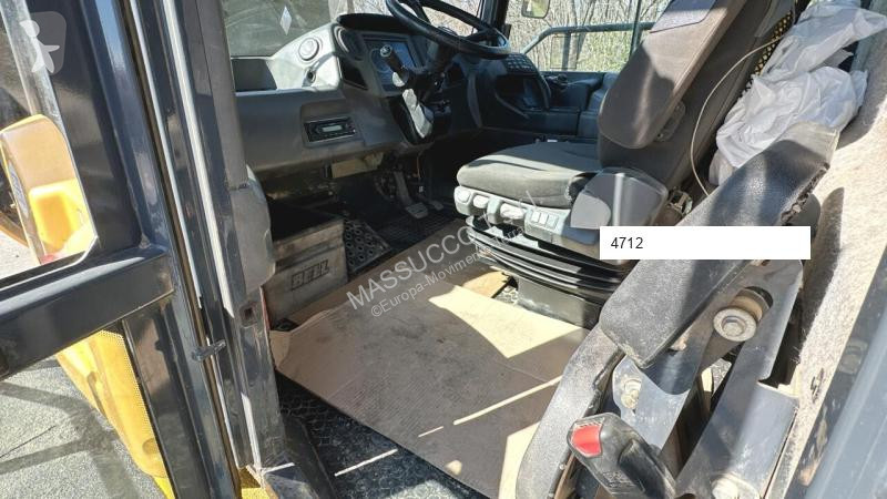 عربة قلابة Bell B30E