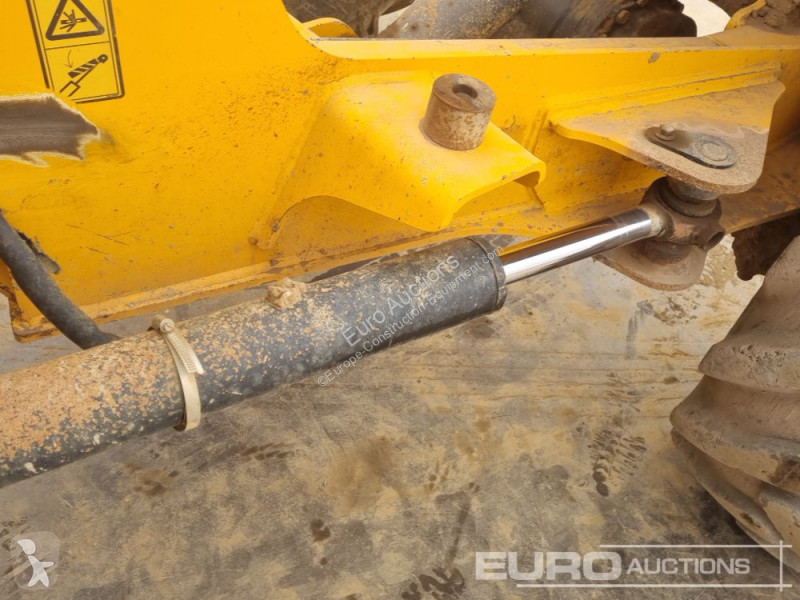 عربة قلابة JCB 6TFT