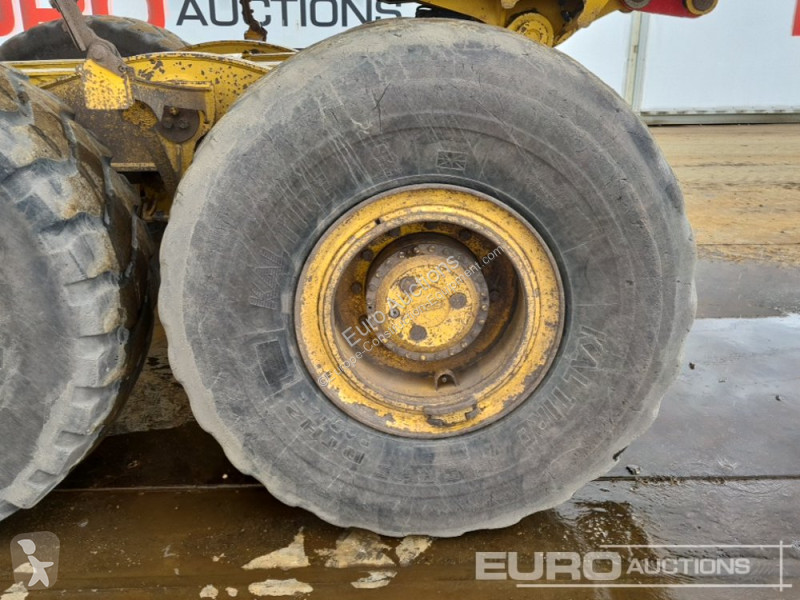 عربة قلابة Bell B30E