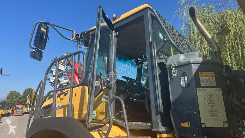 عربة قلابة Bell B20E 6X6