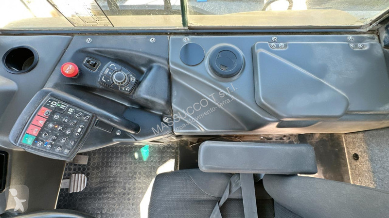 عربة قلابة Bell B30E 6x6