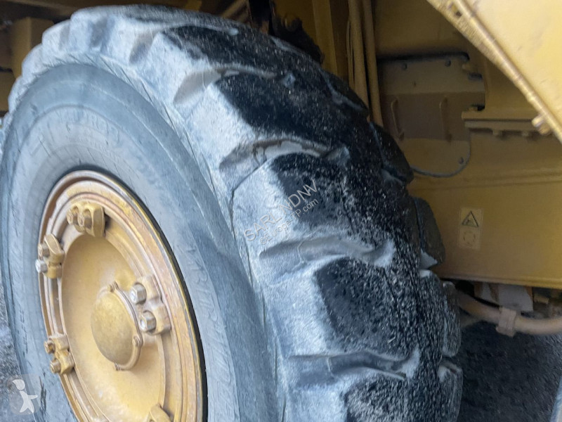 Sklápač Komatsu HD405