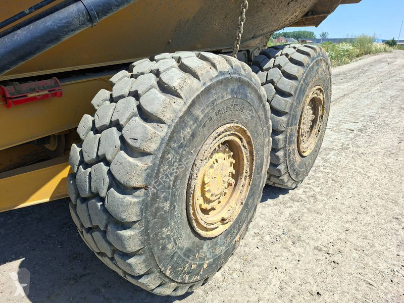 عربة قلابة Caterpillar C2