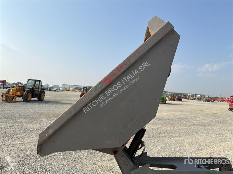 Самоскид Thwaites MACH201
