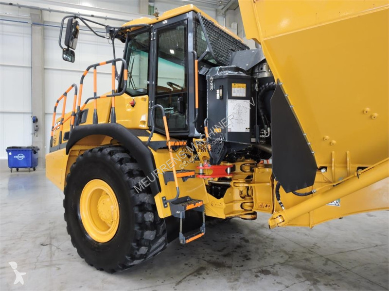 عربة قلابة Bell B30E