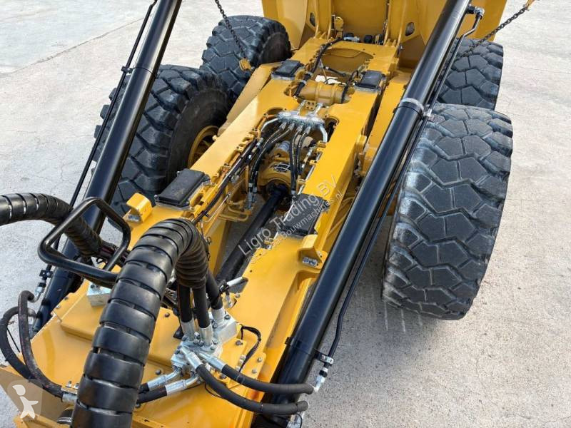 Tombereau Caterpillar 745