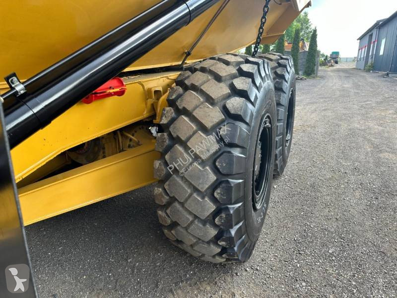 عربة قلابة Caterpillar