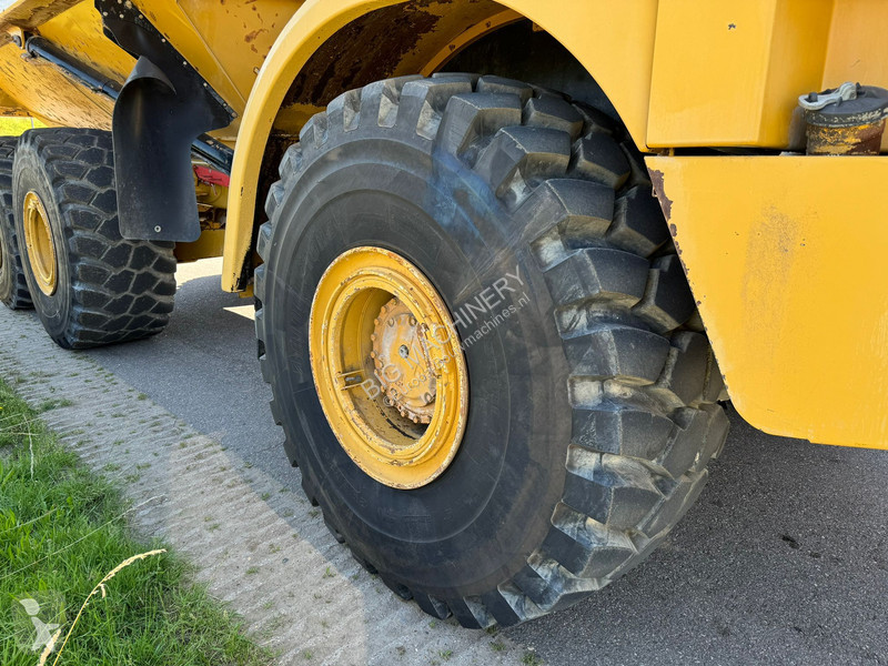 Dumper Caterpillar