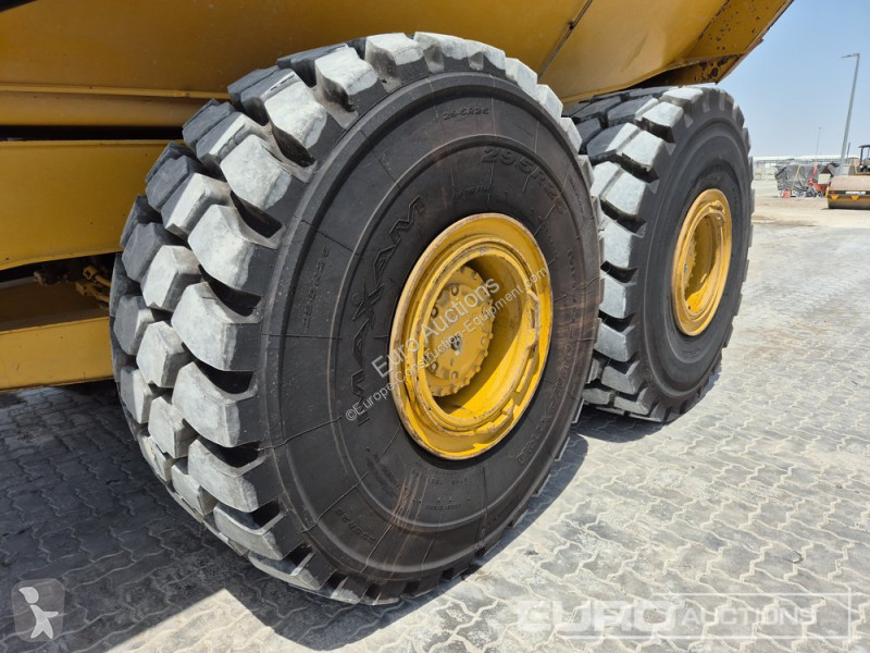 Basculantă Caterpillar 745