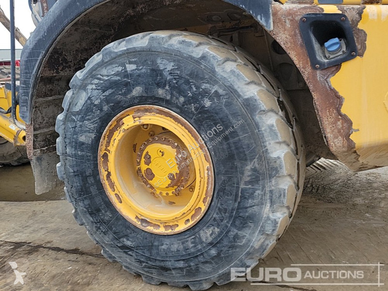 Basculantă Bell B30E