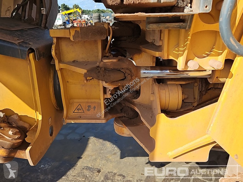 عربة قلابة Bell B25E