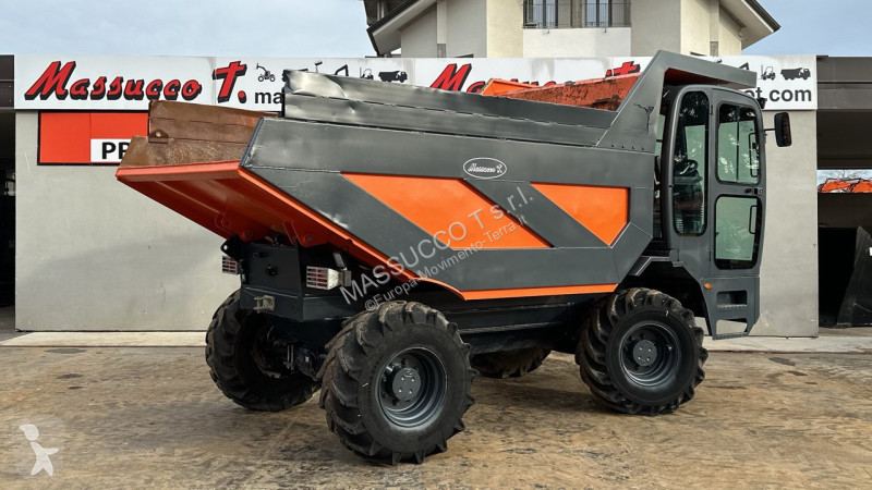 Sklápač  D12 4x4x4