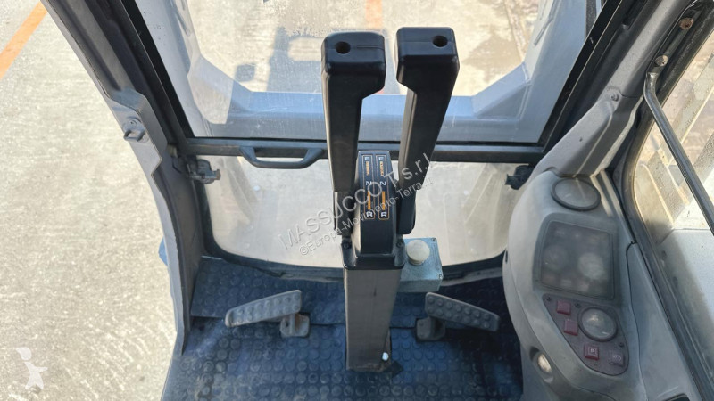 Sklápač Hitachi CG110