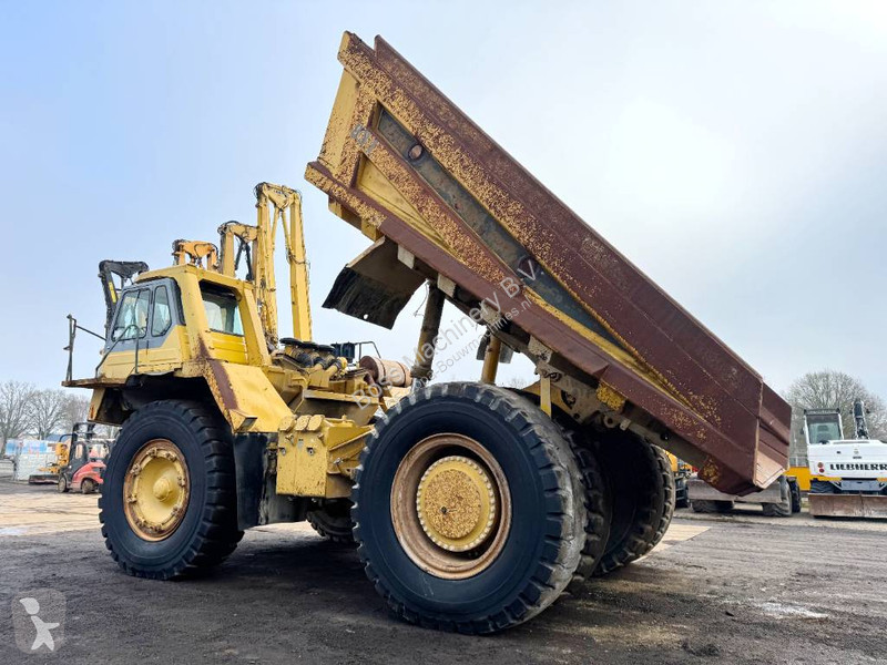 Sklápač Komatsu 3 - Backup Camera / Airco