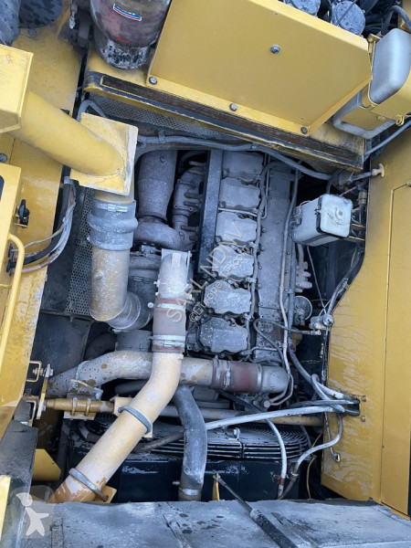 Sklápač Komatsu HD405