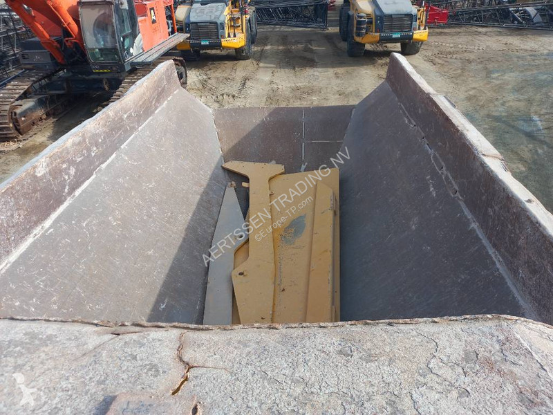 Sklápač Komatsu R (4 units available for sale...