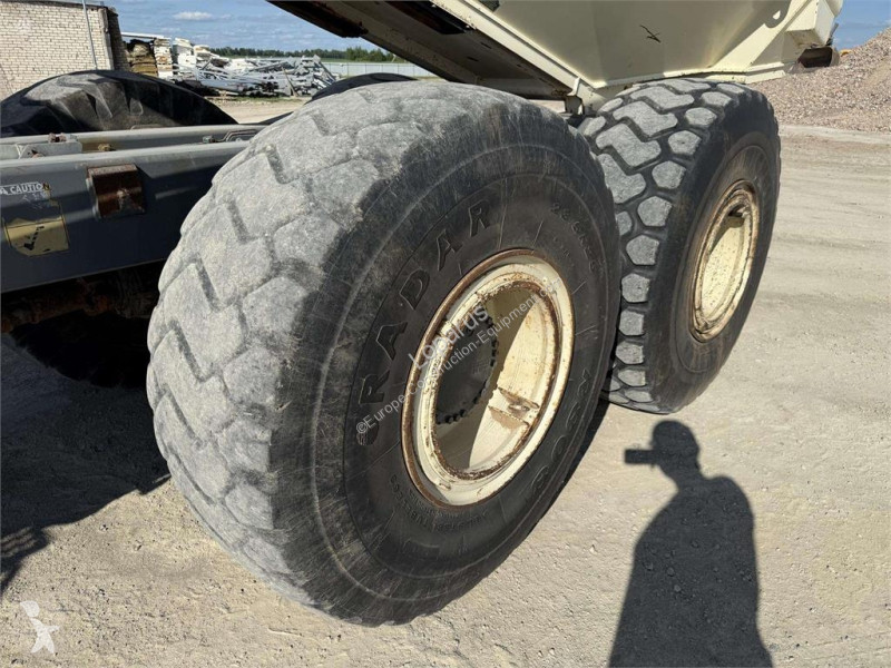 عربة قلابة Terex