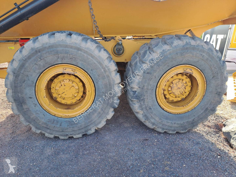 Дъмпер Caterpillar
