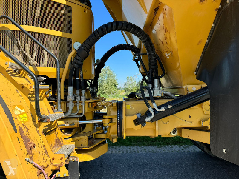 Dumper Caterpillar