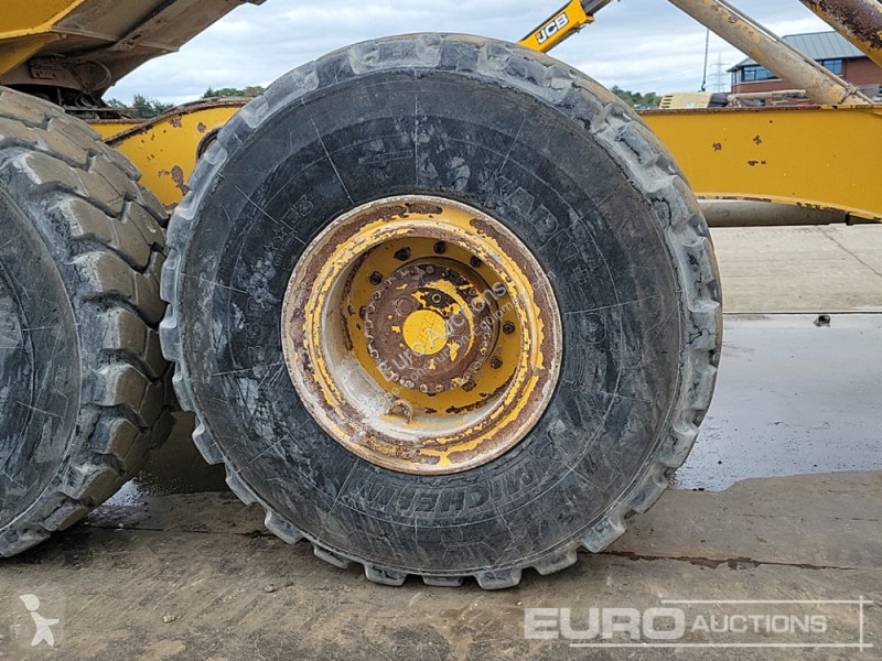 Basculantă Bell B30E