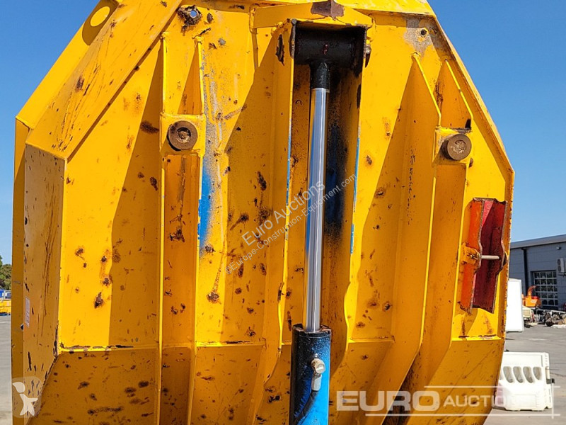 عربة قلابة JCB 3TSTM