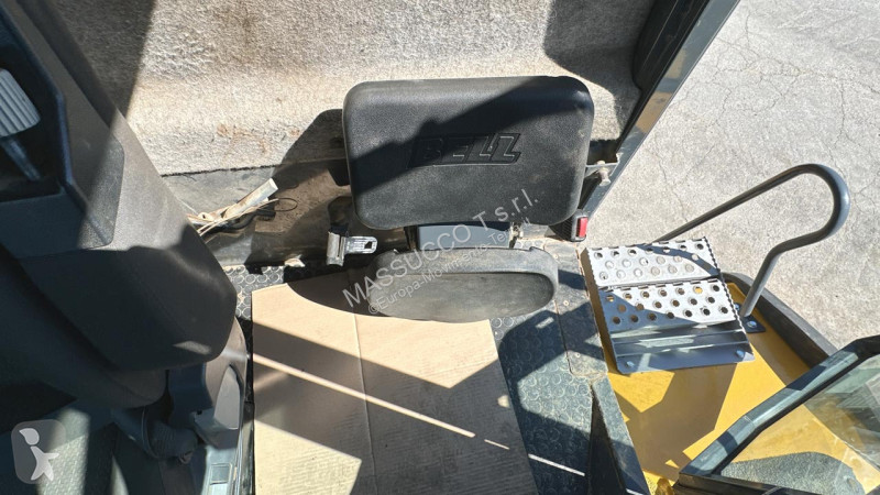 عربة قلابة Bell B30E 6x6